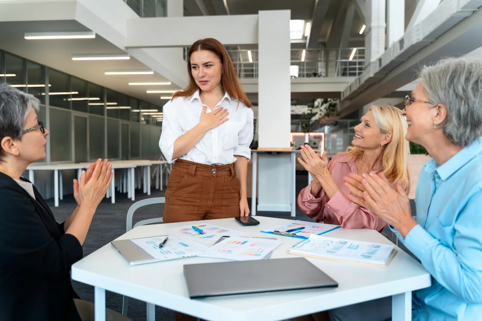 Grandes Empresas y Corporaciones
